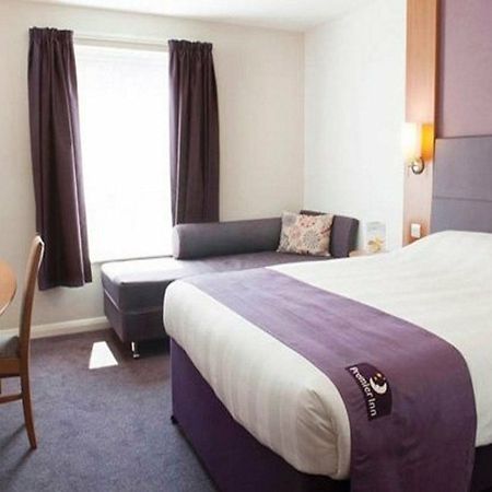 Premier Inn Evesham Bagian luar foto