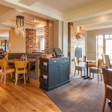 Premier Inn Evesham Bagian luar foto