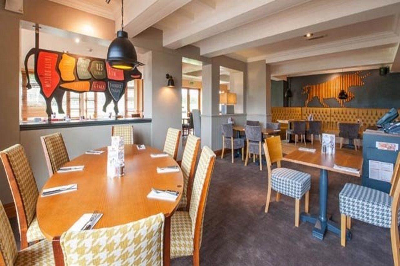 Premier Inn Evesham Bagian luar foto
