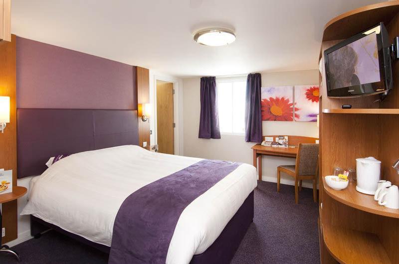 Premier Inn Evesham Bagian luar foto