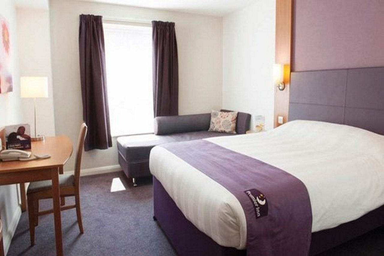 Premier Inn Evesham Bagian luar foto